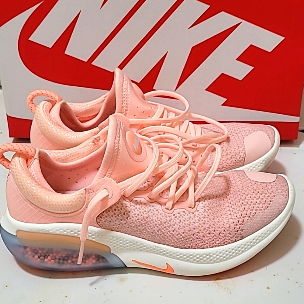 Nike 8.5 Women's running shoes